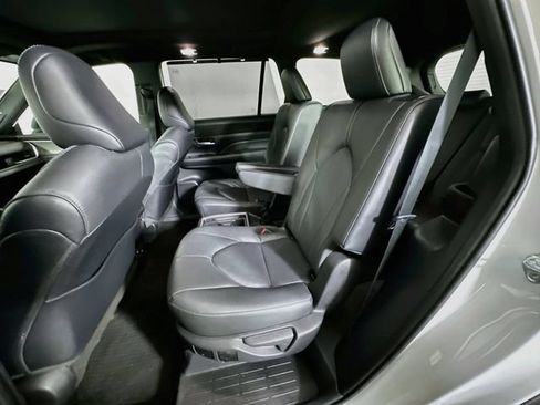 Used 2025 Toyota Grand Highlander AWD Hybrid image 27