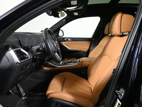 Certified 2023 BMW X7 xDrive40i w/ Executive Package image 3