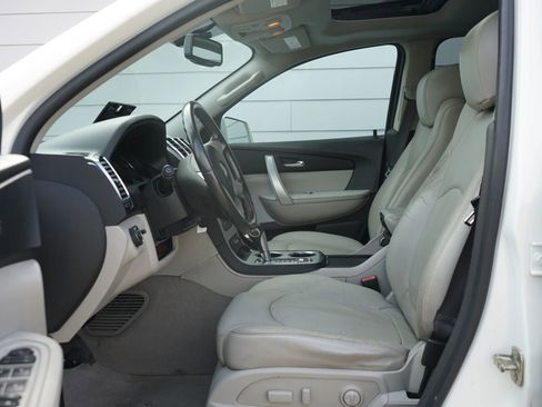 Used 2010 GMC Acadia SLT image 15