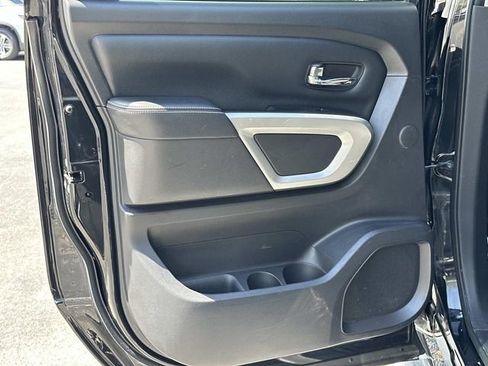 Used 2018 Nissan Titan PRO-4X w/ Pro-4x Convenience Package image 11