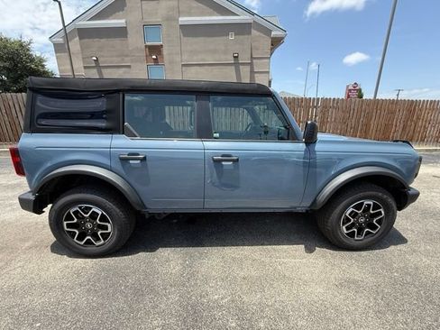 Used 2023 Ford Bronco 4-Door AWD/4WD image 4