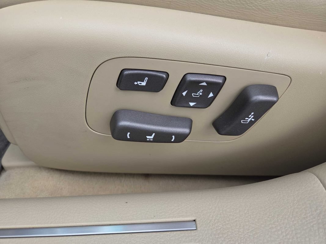 Used 2008 Lexus LS 460 RWD image 17