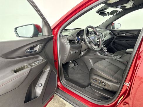 Used 2023 Chevrolet Equinox RS AWD/4WD image 3