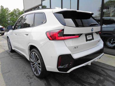 Used 2023 BMW X1 xDrive28i w/ M Sport Package AWD/4WD image 7