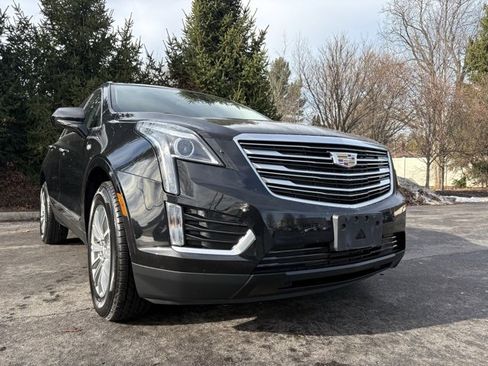 Used 2018 Cadillac XT5 Luxury w/ Driver Awareness Package image 10