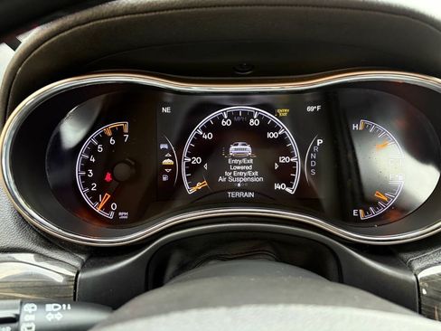 Used 2015 Jeep Grand Cherokee Overland AWD/4WD image 21