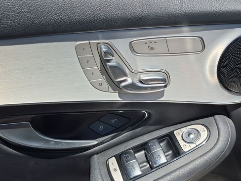 Used 2022 Mercedes-Benz GLC 300 image 19