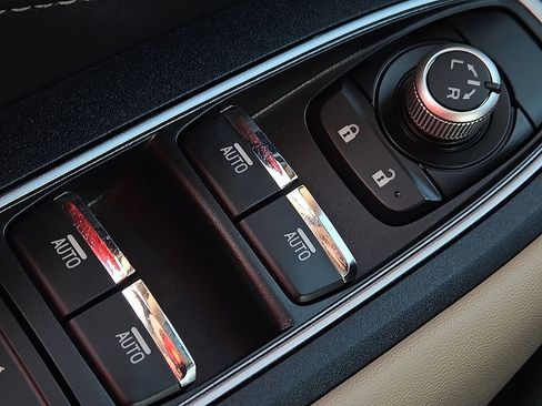 Used 2021 Subaru Outback Limited image 18