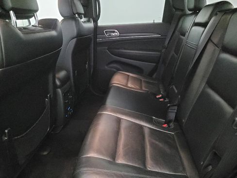 Used 2018 Jeep Grand Cherokee Limited image 18