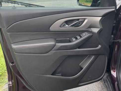 Used 2018 Chevrolet Traverse LT FWD image 10
