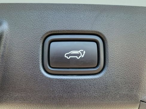 Certified 2023 Hyundai Tucson Limited AWD/4WD image 17