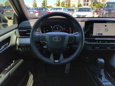 Used 2026 Toyota Camry SE FWD image 15