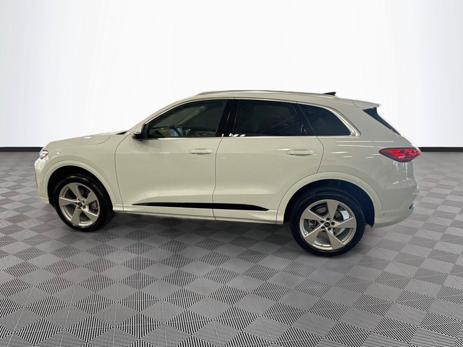 New 2026 Audi Q5 Premium AWD/4WD image 4