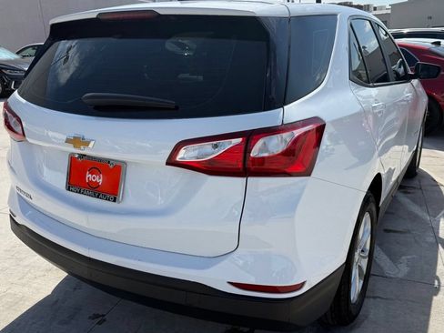 Used 2021 Chevrolet Equinox LS FWD image 9