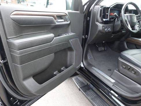 Used 2024 Chevrolet Silverado 1500 RST AWD/4WD image 17
