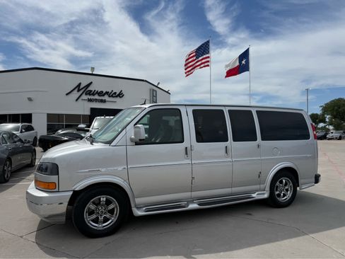 Used 2012 GMC Savana 1500 RWD image 1