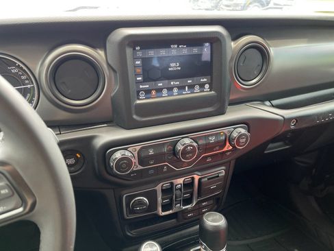 Used 2023 Jeep Wrangler Unlimited AWD/4WD image 20