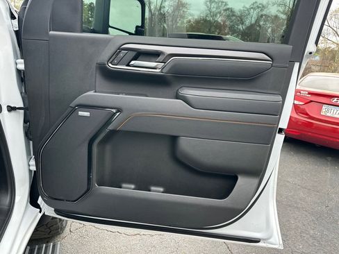 Used 2025 GMC Sierra 2500 AT4 w/ AT4 Premium Plus Package image 15