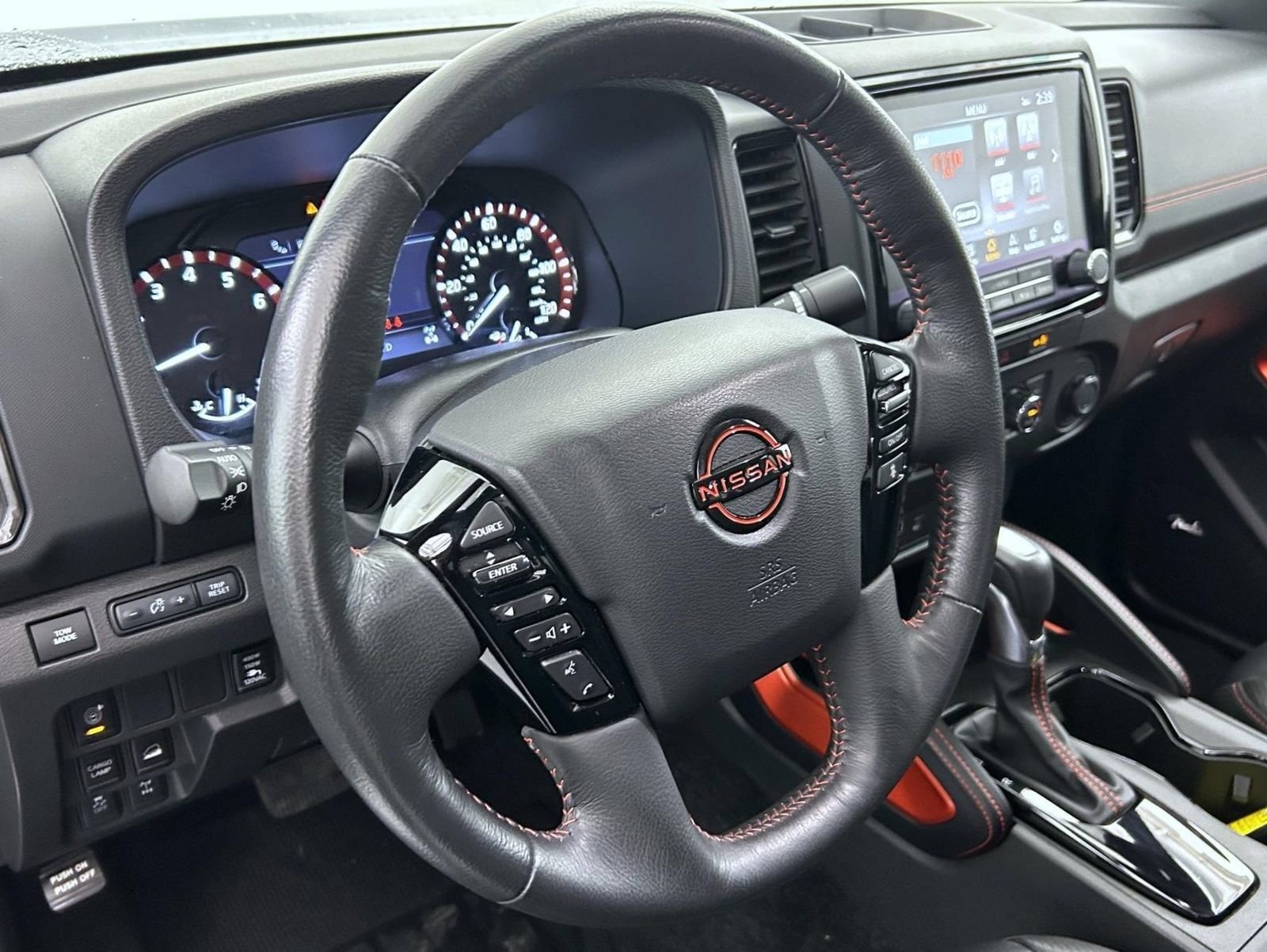 Used 2024 Nissan Frontier PRO-4X w/ Pro Premium Package AWD/4WD image 11