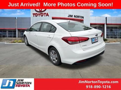 Used 2018 Kia Forte LX FWD image 5
