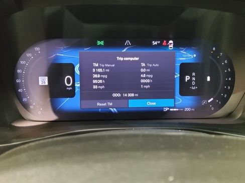 Used 2024 Volvo XC40 B5 Plus w/ Protection Package Premier AWD/4WD image 31