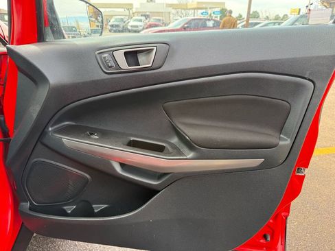Used 2020 Ford EcoSport SE image 25