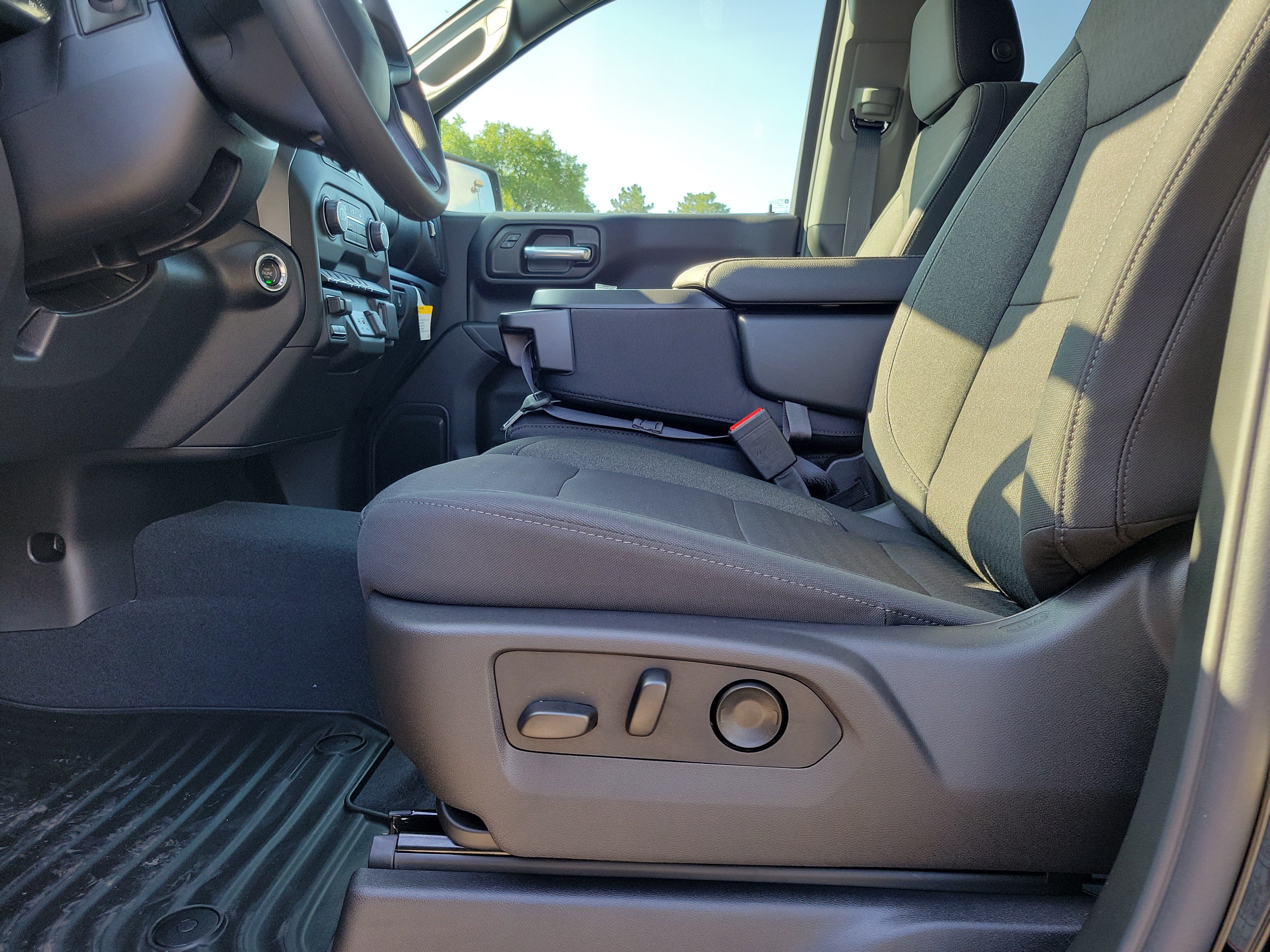 Used 2026 Chevrolet Silverado 1500 Custom AWD/4WD image 16
