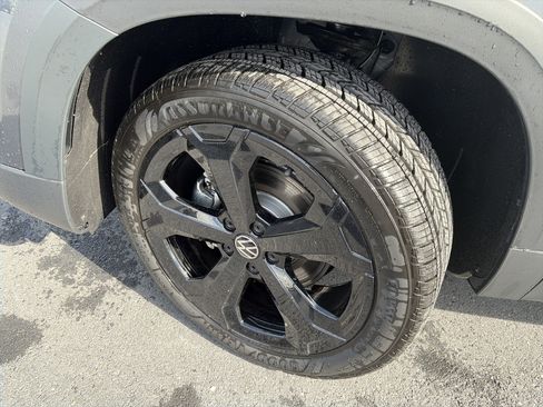 New 2026 Volkswagen Taos SEL AWD/4WD image 8