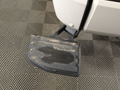 Used 2024 Toyota Tundra Platinum image 10