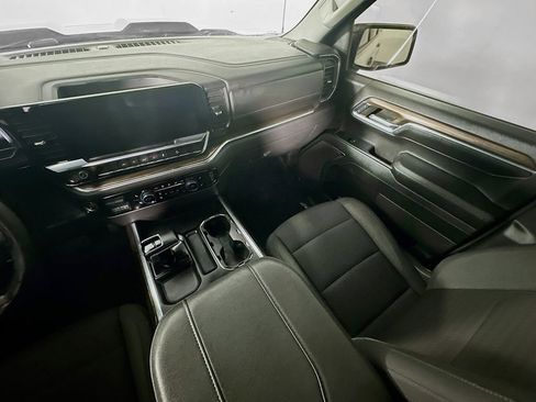 Used 2024 Chevrolet Silverado 1500 LT Trail Boss w/ Protection Package image 11