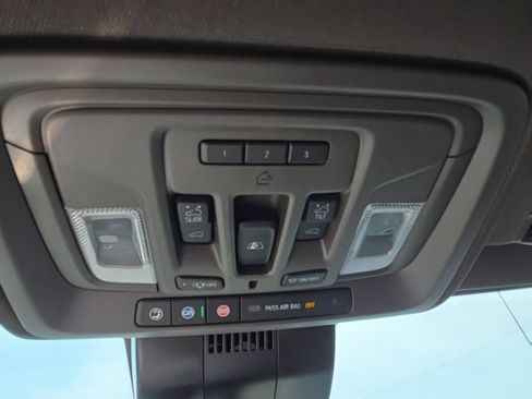 Used 2025 Chevrolet Silverado 1500 LTZ w/ LTZ Premium Package AWD/4WD image 23