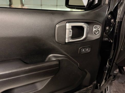 Used 2020 Jeep Wrangler Unlimited Rubicon w/ Quick Order Package 28Y Recon AWD/4WD image 18