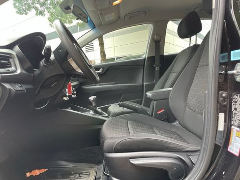 Used 2019 Kia Rio S FWD image 18