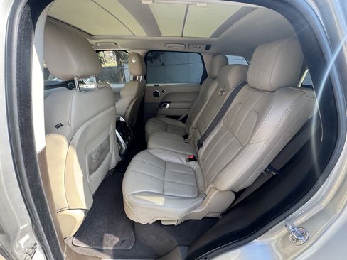 Used 2014 Land Rover Range Rover Sport HSE image 22