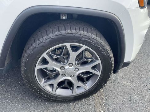 Used 2022 Jeep Grand Cherokee Limited w/ Tech Group image 3