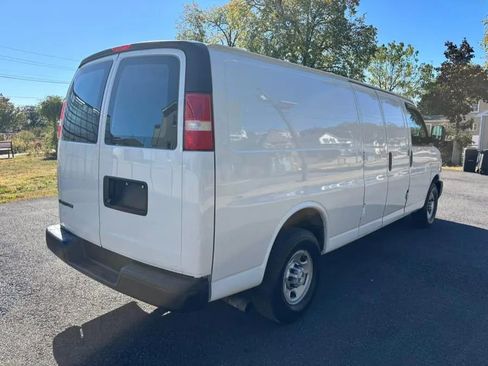 Used 2019 Chevrolet Express 2500 Extended image 10