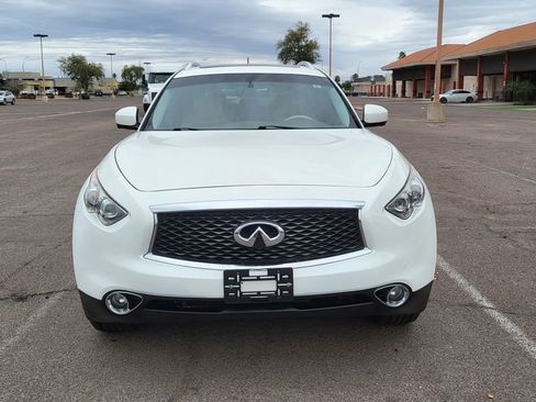 Used 2017 INFINITI QX70 2WD w/ Premium Package image 3
