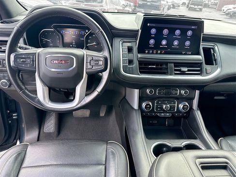 Used 2021 GMC Yukon XL SLT image 25