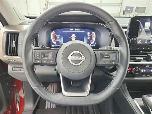 Used 2024 Nissan Pathfinder Platinum w/ Cargo Package image 25