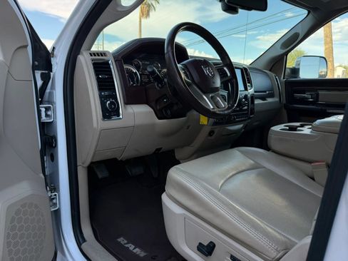Used 2017 RAM 1500 Laramie AWD/4WD image 37