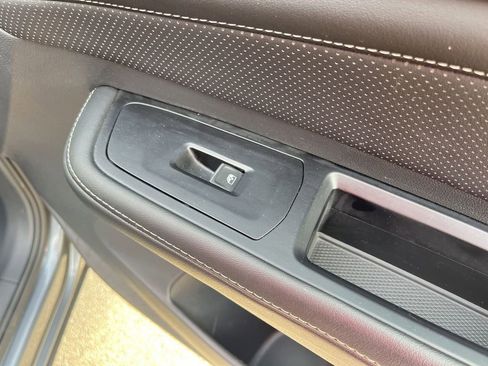 Used 2025 Volkswagen Atlas Cross Sport SE image 34