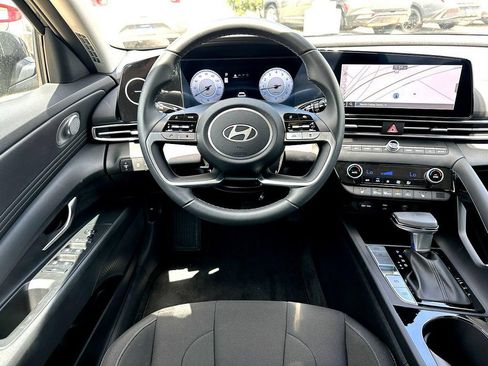 Used 2024 Hyundai Elantra SEL w/ Convenience Package FWD image 23