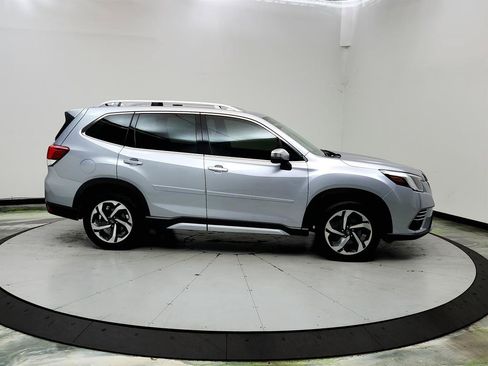 Used 2022 Subaru Forester Touring AWD/4WD image 4