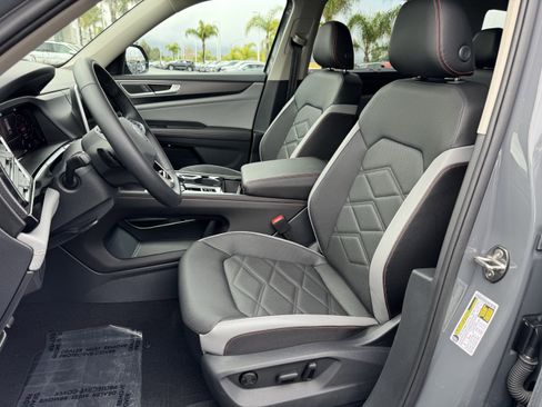 Used 2025 Volkswagen Atlas Peak Edition SE image 16