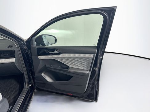 Used 2024 Volkswagen Taos S image 31