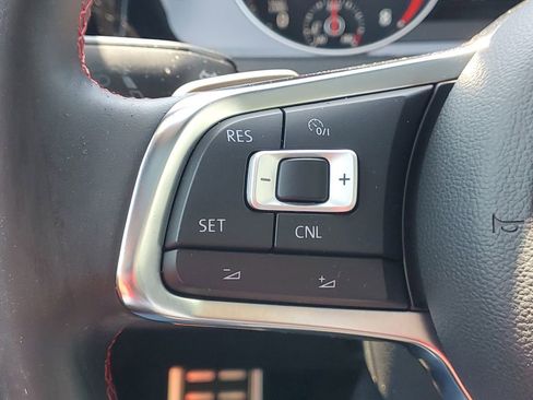 Used 2018 Volkswagen GTI SE w/ SE Leather Package FWD image 19