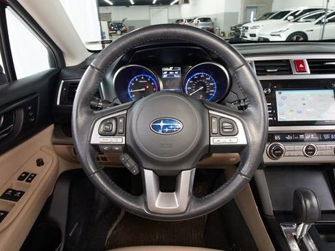 Used 2017 Subaru Outback 2.5i Limited AWD/4WD image 8