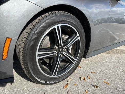 Used 2025 Ford Mustang Premium image 18