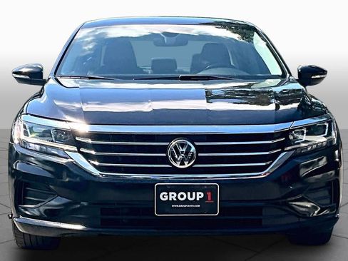 Used 2020 Volkswagen Passat 2.0T SE FWD image 4