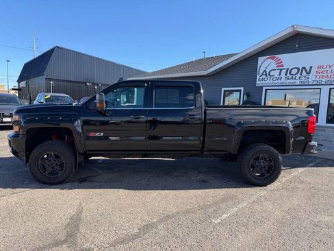 Used 2016 Chevrolet Silverado 2500 LTZ image 2